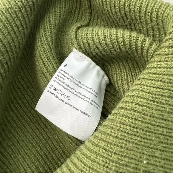 lululemon athletica Sage Green mock Sweater - Picture 6 of 6